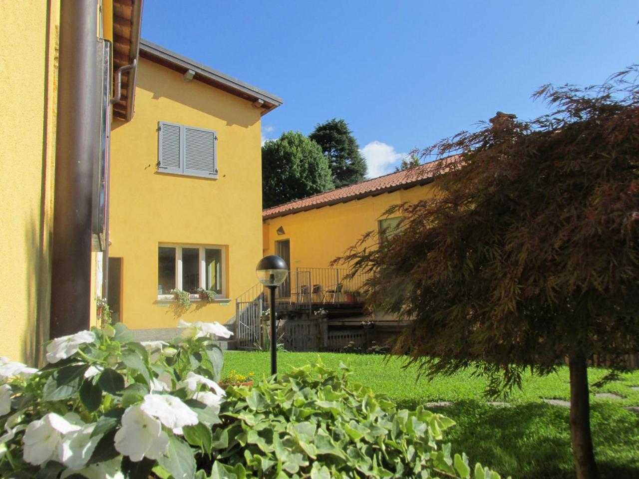 Ostello Residenza Molinatto Oggiono Kültér fotó